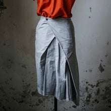 Load image into Gallery viewer, H+ by Hannoh Wessel/Cotton Skirt in Navy