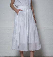 Load image into Gallery viewer, H+ by Hannoh Wessel/White skirt (Size: 34/36)