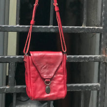 Load image into Gallery viewer, Munoz Vrandecic/Small Red Shoulder Bag - OBEIOBEI