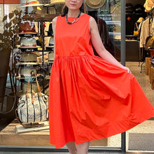 Load image into Gallery viewer, 西班牙服裝設計師/Sleeveless Dress(Orange/White)