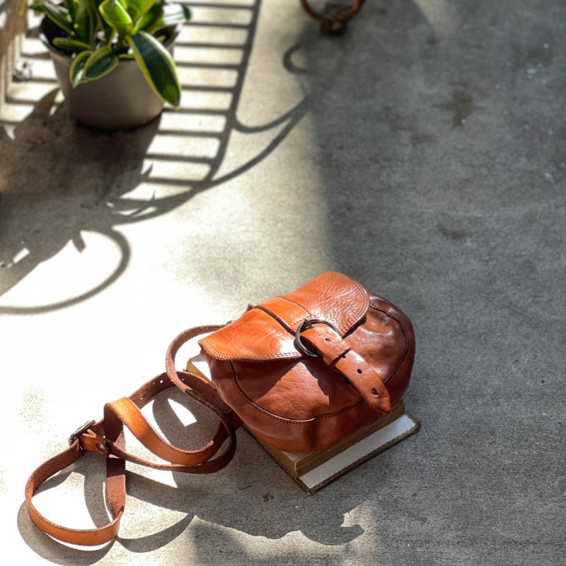 Campomaggi/Cognac Small Shoulder Bag - OBEIOBEI