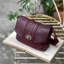 Load image into Gallery viewer, Campomaggi/Burgundy Red Shoulder Bag - OBEIOBEI