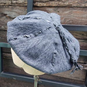 Move/Leather Embellished Beret (Dark grey/Beige) - OBEIOBEI