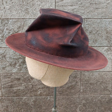 Load image into Gallery viewer, Move/Black brown felt hat - OBEIOBEI