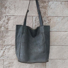 Load image into Gallery viewer, Daniele Basta/Black tote bag - OBEIOBEI