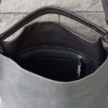 Load image into Gallery viewer, Delle Cose/Brown Horse Leather Shoulder Bag - OBEIOBEI