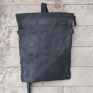 Delle Cose/Black Flat Rectangular Backpack - OBEIOBEI