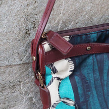 Load image into Gallery viewer, Ana Maison/Square Handbag (2 Color) - OBEIOBEI