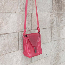 Load image into Gallery viewer, Munoz Vrandecic/Small Red Shoulder Bag - OBEIOBEI