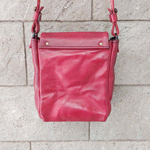 Load image into Gallery viewer, Munoz Vrandecic/Small Red Shoulder Bag - OBEIOBEI