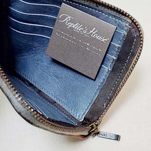 Load image into Gallery viewer, Reptile&#39;s House/Black Leather Wallet - OBEIOBEI
