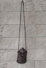Load image into Gallery viewer, Delle Cose/Small Brown Shoulder Bag - OBEIOBEI