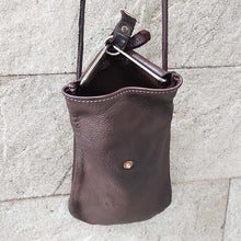 Load image into Gallery viewer, Delle Cose/Small Brown Shoulder Bag - OBEIOBEI