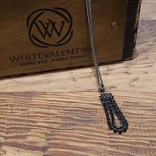WHITEVALENTINE/Black crystal necklace - OBEIOBEI