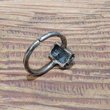 Load image into Gallery viewer, WHITEVALENTINE/Cross gothic small ring - OBEIOBEI