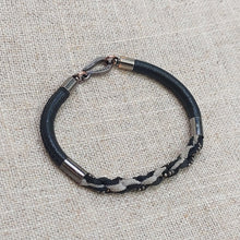 Load image into Gallery viewer, ORNER/Black Leather Bracelet - OBEIOBEI