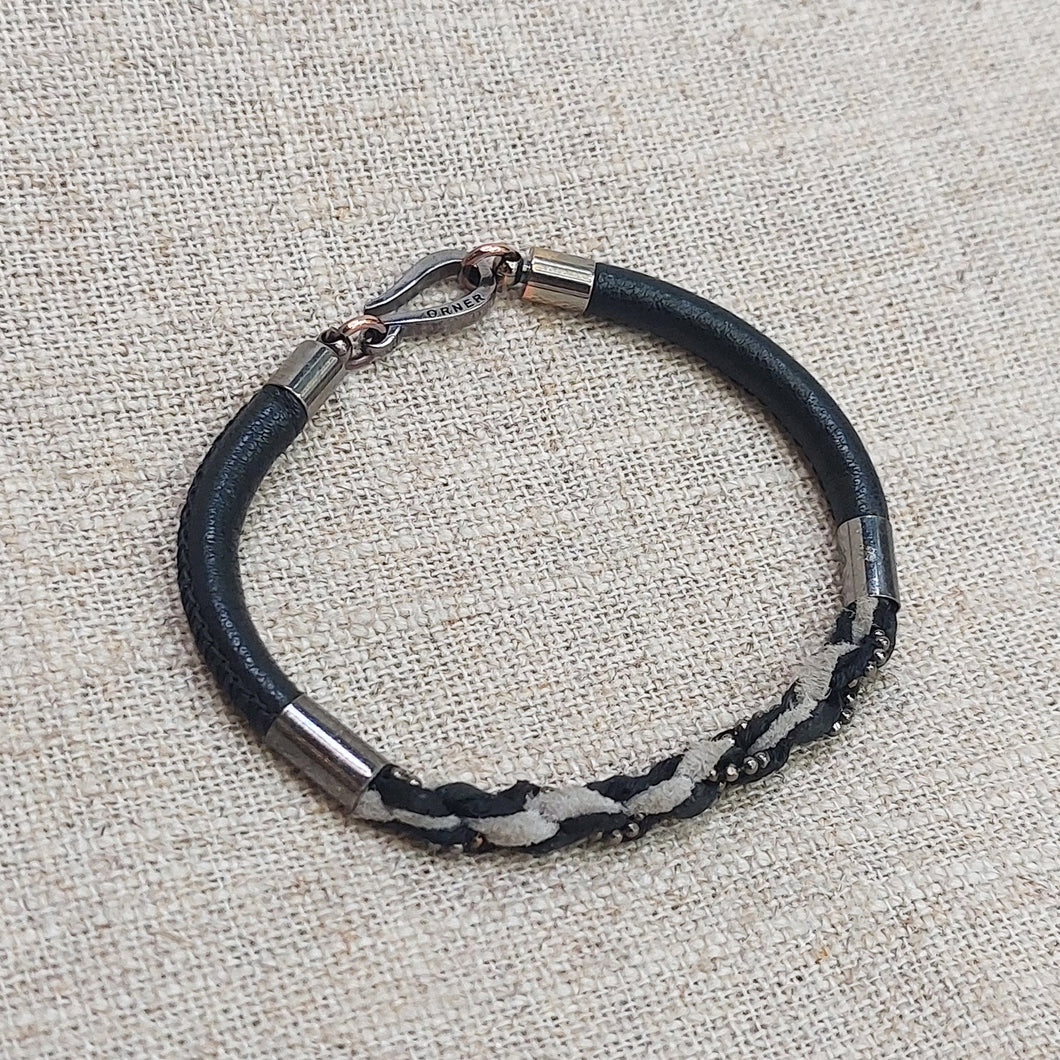 ORNER/Black Leather Bracelet - OBEIOBEI
