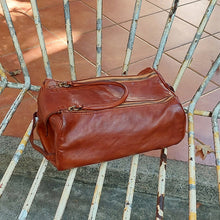 Load image into Gallery viewer, Campomaggi/Cognac Toiletry bag - OBEIOBEI