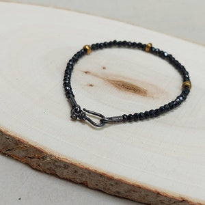 Cooperative de Creation/Black spinel bracelet - OBEIOBEI