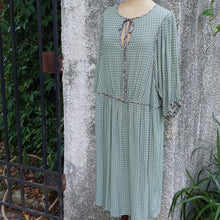 Load image into Gallery viewer, PDR/Green Viscose Dress - OBEIOBEI