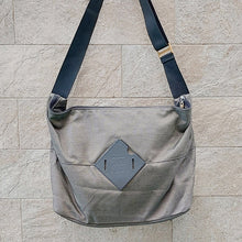 Load image into Gallery viewer, Jas M.B./Large Canvas Bucket Bag(Black/Grey) - OBEIOBEI