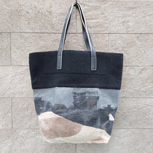 Load image into Gallery viewer, Exquisite J/Black felt tote bag - OBEIOBEI