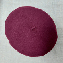 Load image into Gallery viewer, Doria/Wool Beret(Red/Caramel/Burgundy) - OBEIOBEI