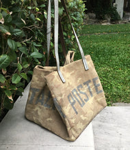 Load image into Gallery viewer, Delle Cose/Coated Canvas Tote bag - OBEIOBEI