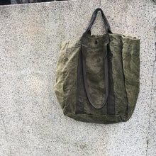 Load image into Gallery viewer, Delle Cose/Canvas tote bag(Purple/Military green) - OBEIOBEI
