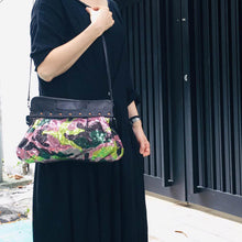Load image into Gallery viewer, Delle Cose/Camouflage Sequin Two-way Bag - OBEIOBEI