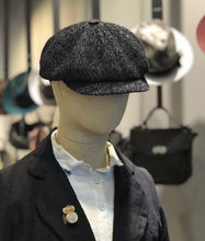 Load image into Gallery viewer, Doria/Black Newsboy Cap - OBEIOBEI