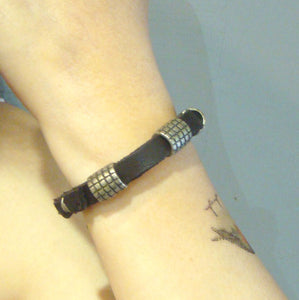 WHITEVALENTINE/Leather bracelet - OBEIOBEI