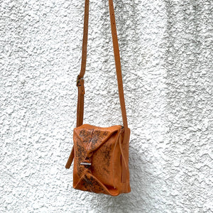 ESDE/Square folded shoulder bag - OBEIOBEI