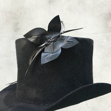 Load image into Gallery viewer, Move/Black Butterfly Top Hat - OBEIOBEI