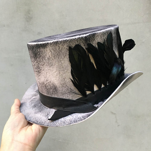 Move/Grey Top Hat (big feather) - OBEIOBEI