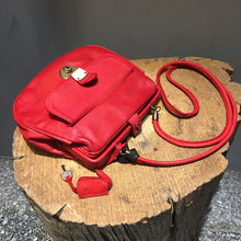 Load image into Gallery viewer, Christian Peau/Classic red frame shoulder bag - OBEIOBEI