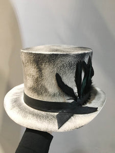 Move/Grey Top Hat (big feather) - OBEIOBEI