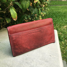 Load image into Gallery viewer, Vive La Difference/Red calf leather wallet - OBEIOBEI