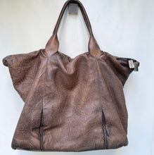 Load image into Gallery viewer, Numero 10/Brown lamb skin unisex bag - OBEIOBEI