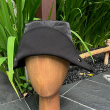 Load image into Gallery viewer, Doria/Black Quilted Hat - OBEIOBEI