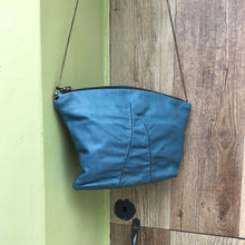 Load image into Gallery viewer, Daniele Basta/Light blue wave two-way bag - OBEIOBEI