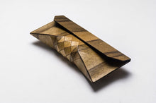 Load image into Gallery viewer, Tesler Mendelovitch/非洲胡桃原木手拿包 - OBEIOBEI